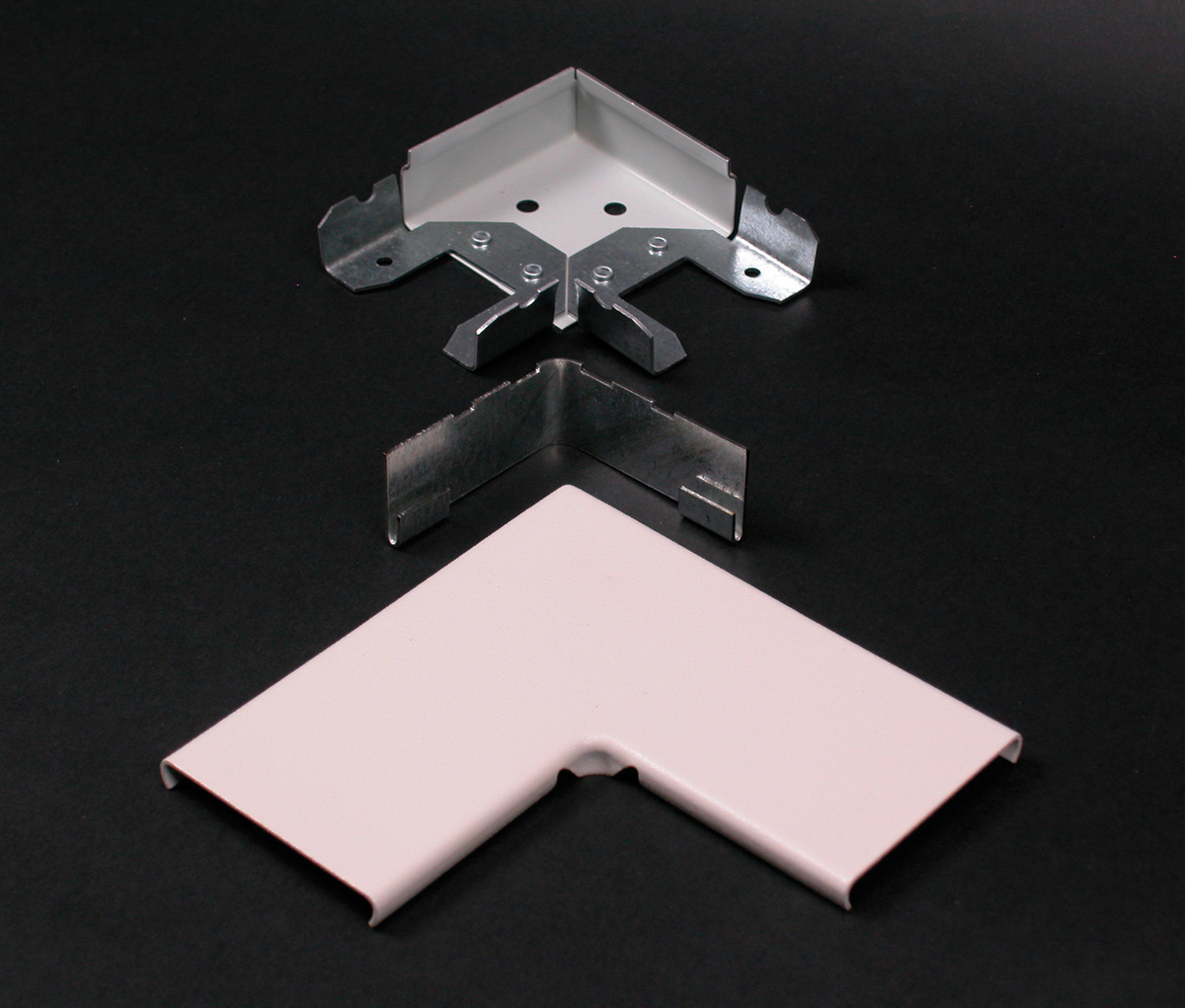 2411D-FW Divided Flat Raceway Elbow, 90 deg Bend, Steel