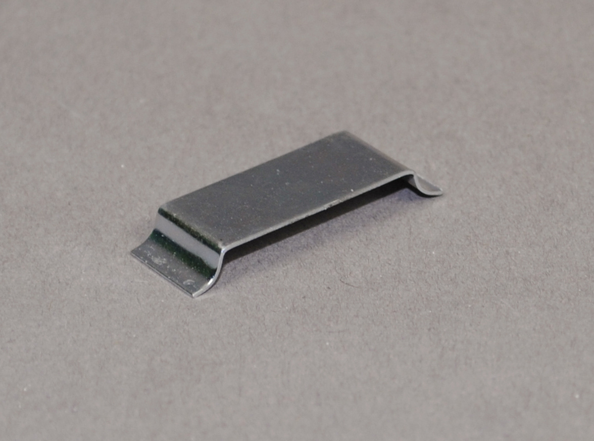 1500WC 1-Channel Wire Clip, 3/8 in L, For Use With 1500 600 V AC Overfloor Raceway, Steel, Galvanized