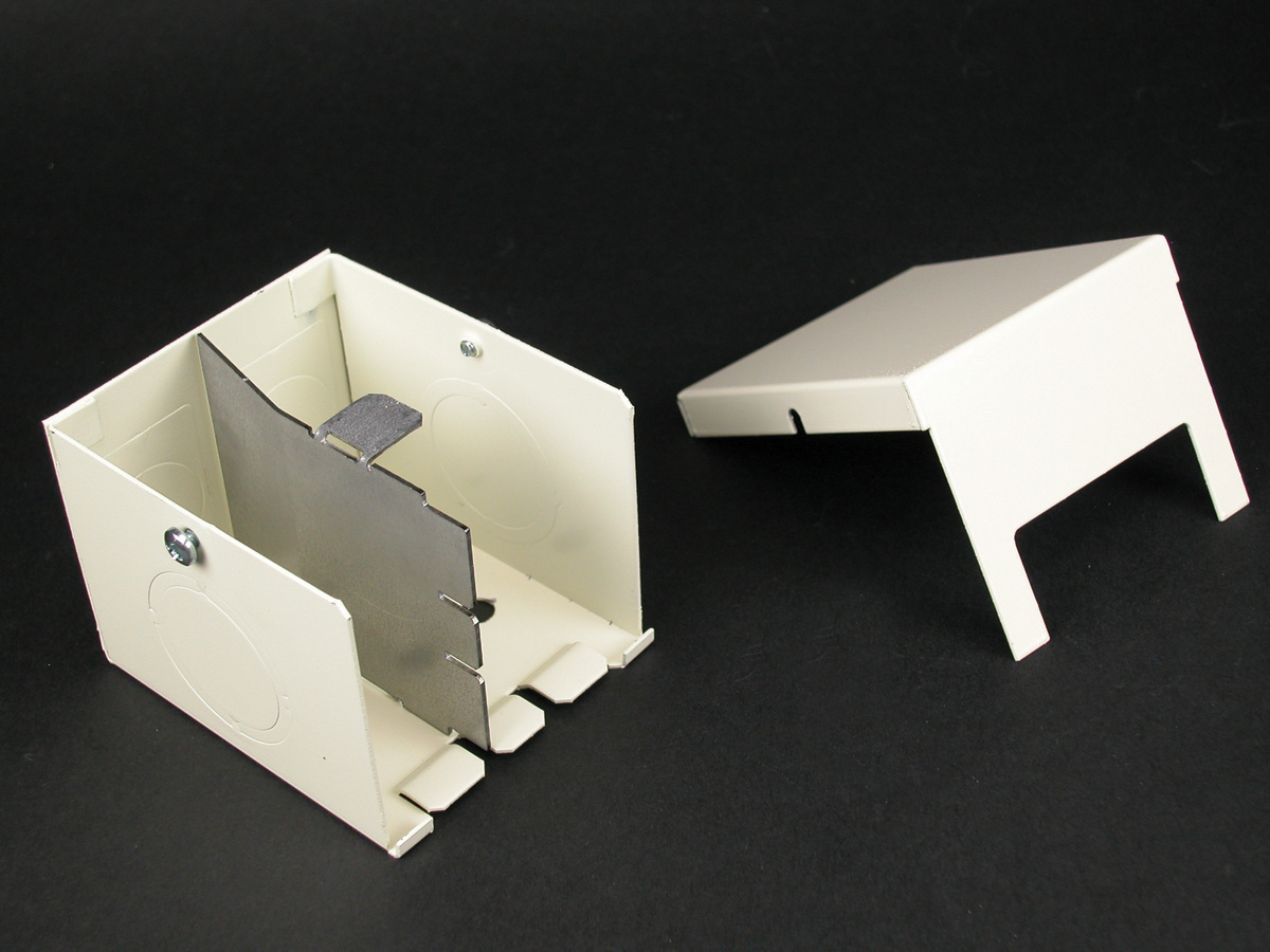 2410D-FW Divided Entrance End Fitting, For Use With 2400D Series Raceway, Steel, Fog White