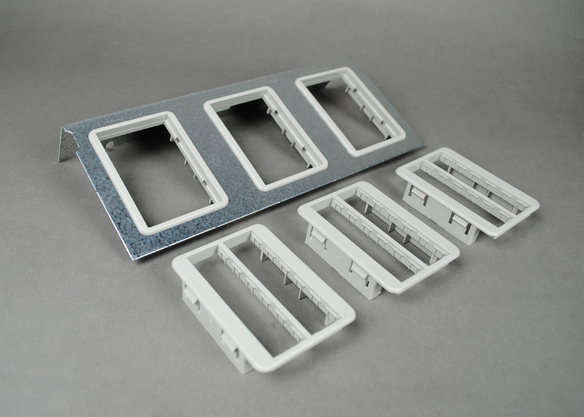 C10105P-3RT Communication Plate, Die Cast Zinc