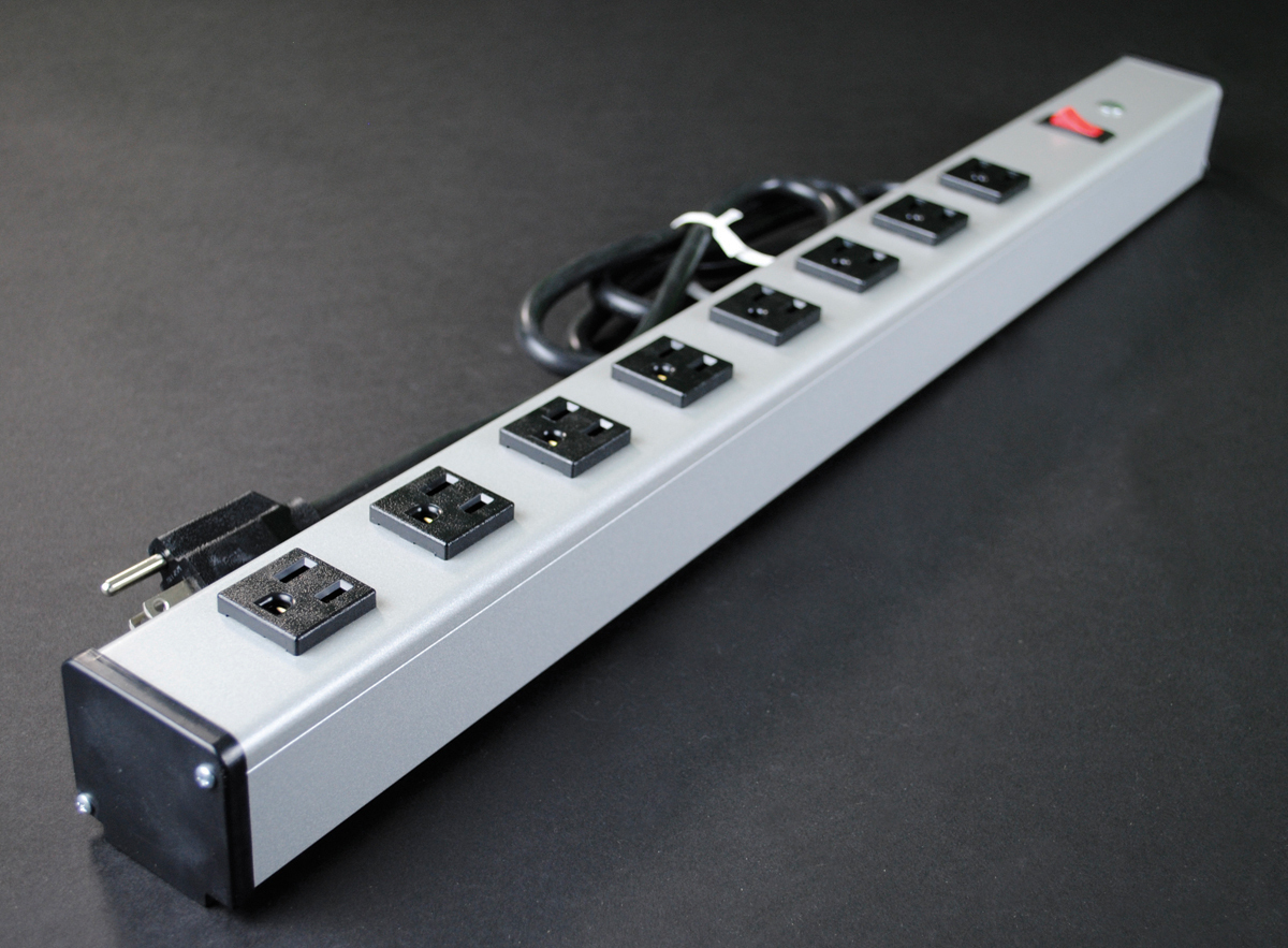 Multi-Outlet Power Strip, 125 VAC, 15 A, 8 Outlets, 15 ft Cord, 60 Hz, Snap-On, Aluminum Housing, NEMA 5-15 Plug, Single Receptacle, Gray, 24 in L x 1-3/4 in W x 1-5/8 in H