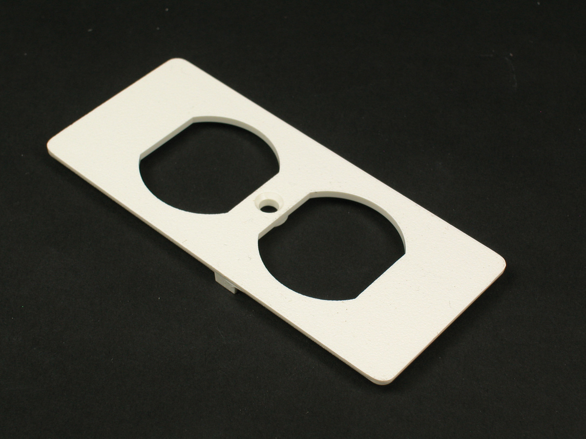 WMD5507D-FW Duplex Multi-Channel Non-Metallic Receptacle Faceplate, For Use With 5500 600 V AC Raceway, PVC, Fog White